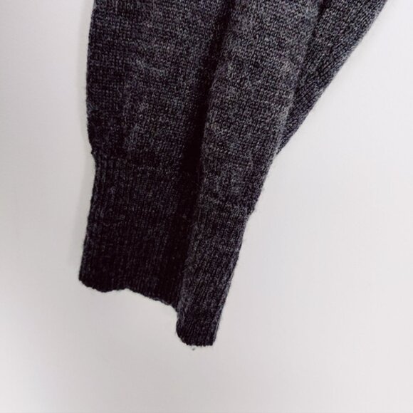 Calvin Klein Men's 100% Merino Wool Sweater Heathered Black Size XL V-neck - Picture 2 of 7